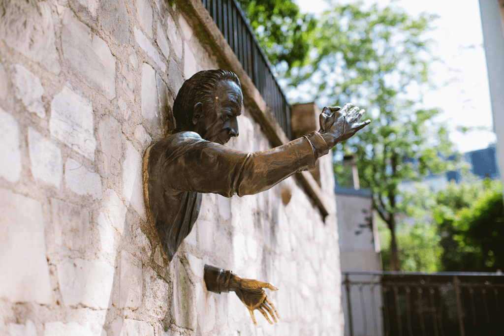 montmartre statue art