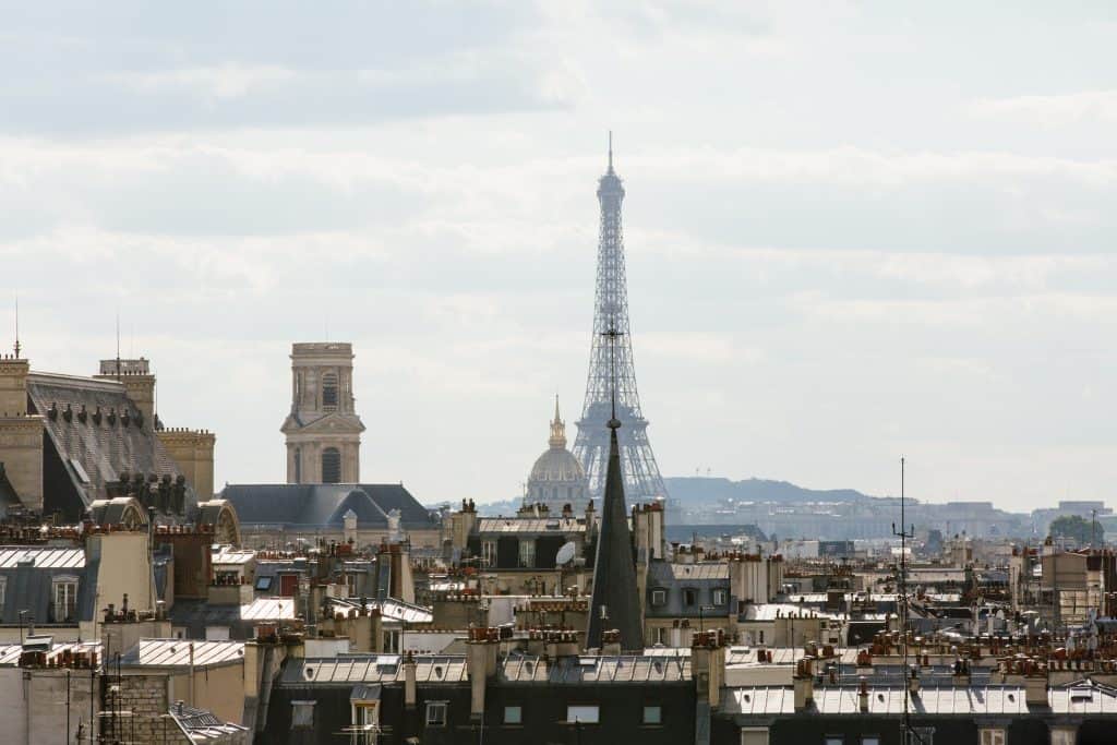 Eiffel Tower distance