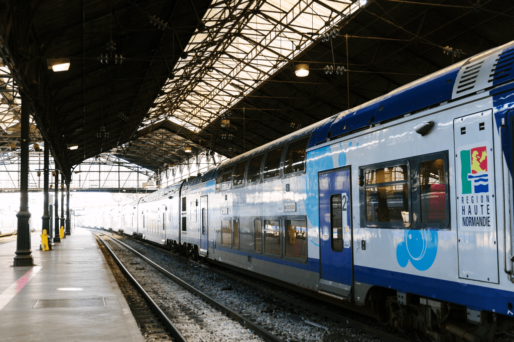 Trains towards Versailless Château