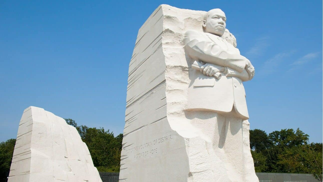 the martin luther king jr memorial in washington, d.c.