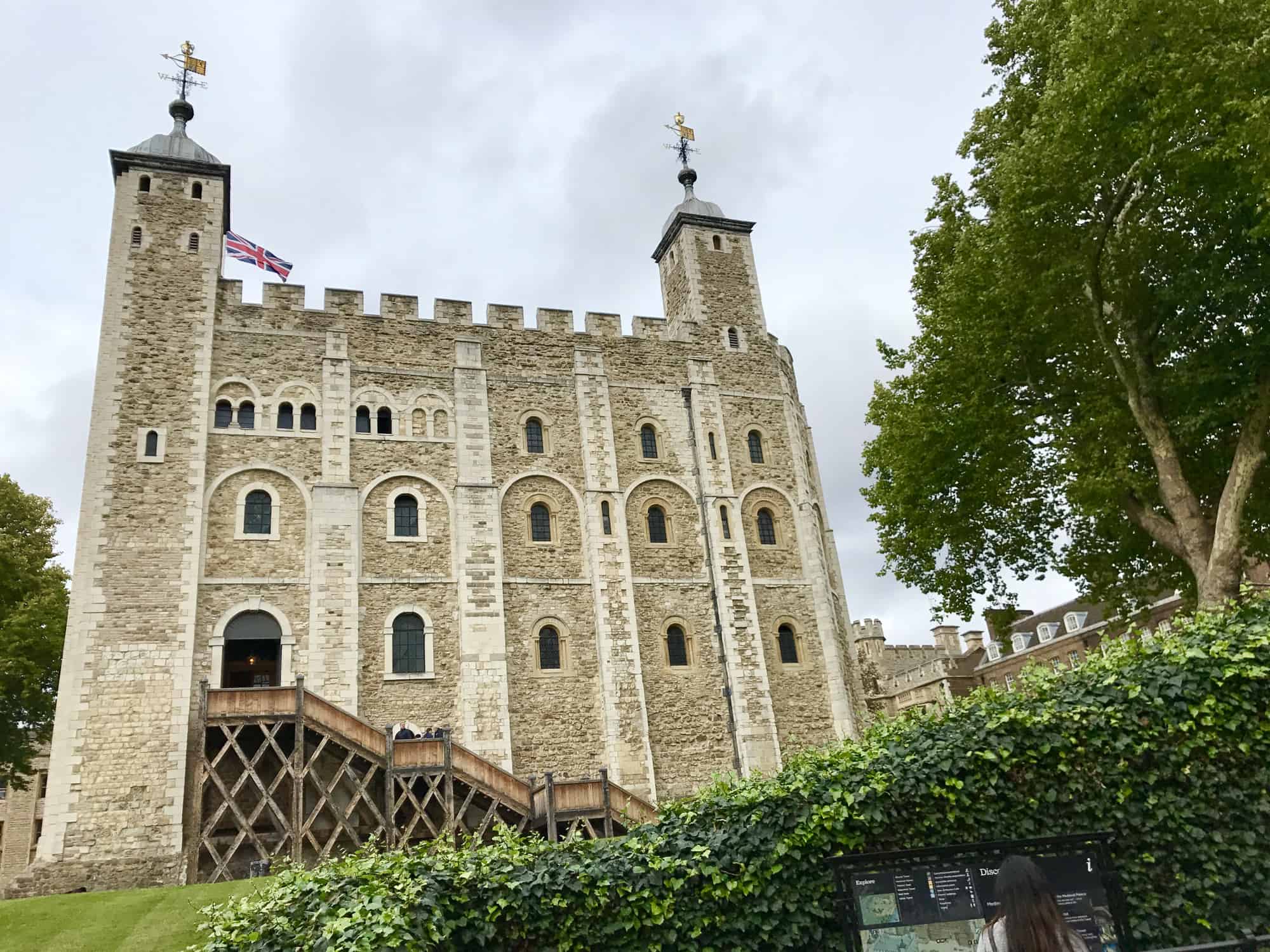 London, Alone With The Crown Jewels Vip Tower Of London Tour, Hero Sliders, Alone-With-The-Crown-Jewels-Vip-Tower-Of-London-Tour-Hero-Slider-Large.