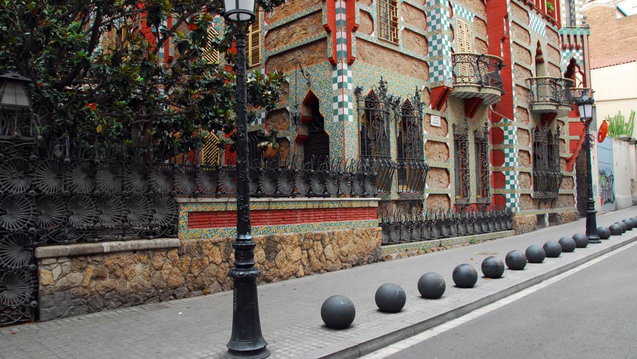 Barcelona, Complete Gaudi Walking Tour, Highlights, Barcelona-Complete-Gaudi-Walking-Tour-Casa-Vicens.