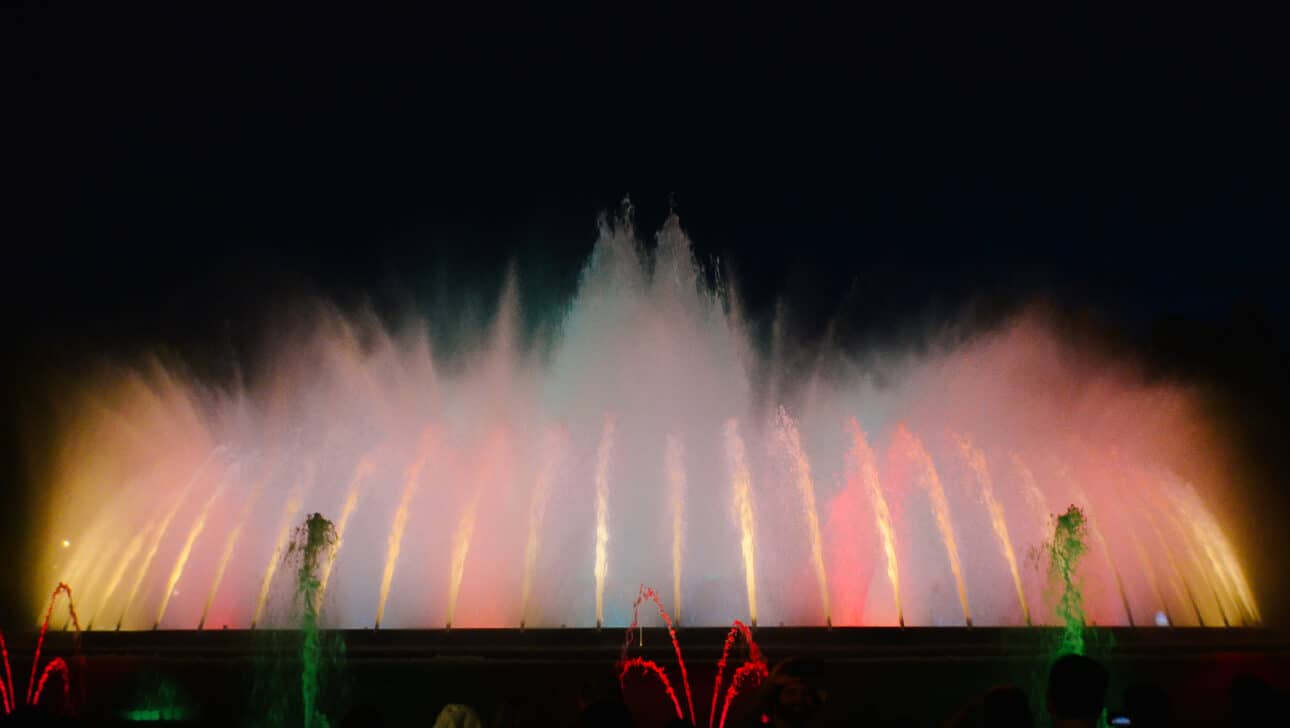 Barcelona, Night Bike Tour, Highlights, Barcelona-Night-Bike-Tour-Font-Magic.