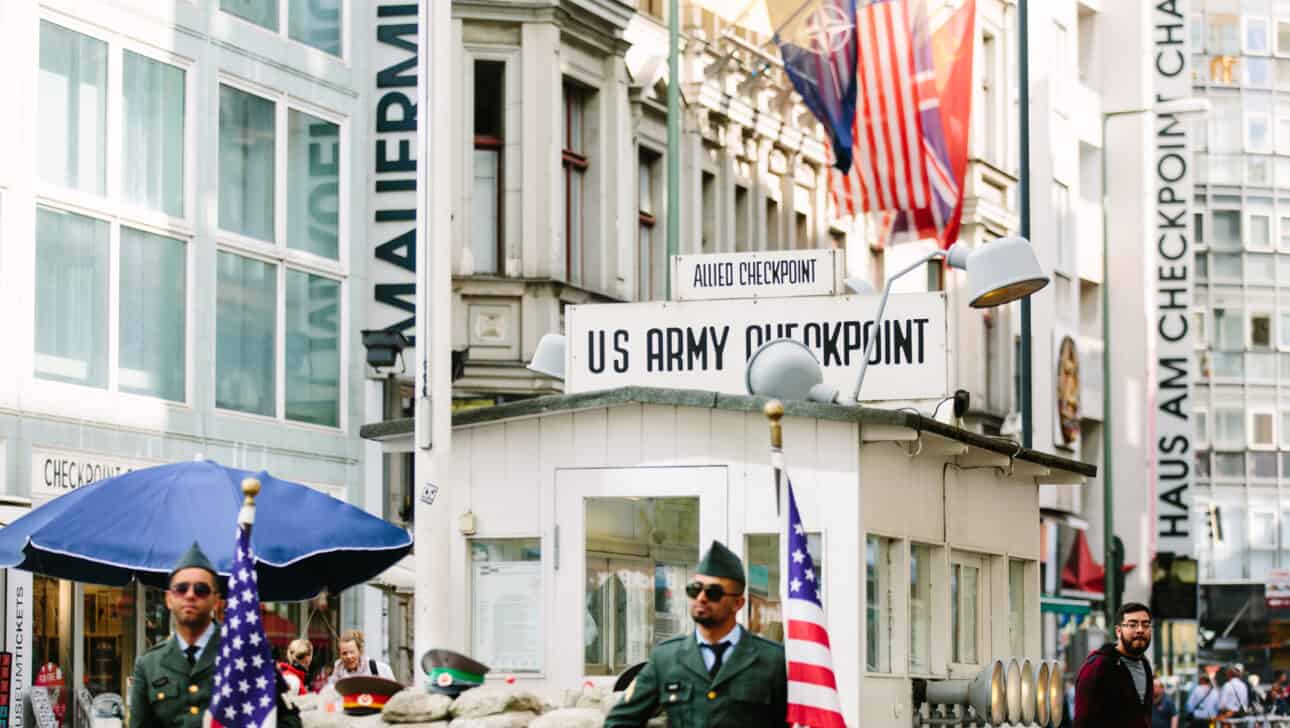 Berlin, Attractions, Checkpoint Charlie, Berlin-Checkpoint-Charlie-Slider1.