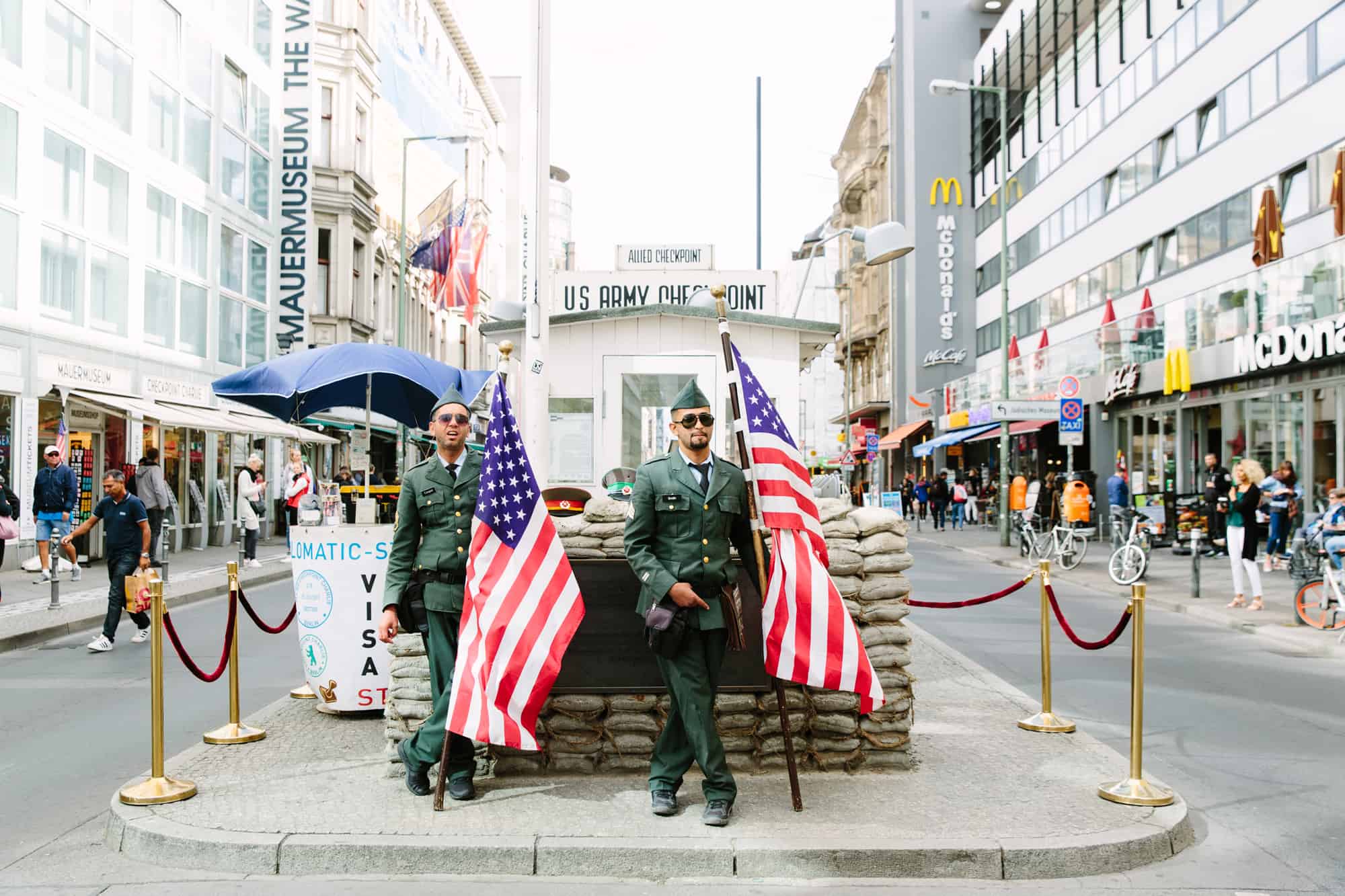 Berlin, Attractions Archive, Berlin-Checkpoint-Charlie.