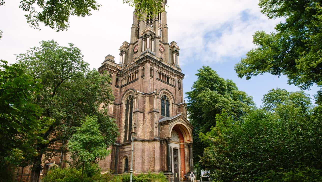 Berlin, Food Tour By Bike, Highlights, Berlin-Food-Tour-By-Bike-Food-Tour-Zionskirche.