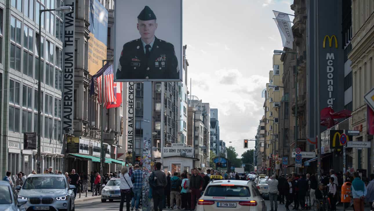 Berlin, Highlights Bike Tour, Highlights, Berlin-Highlights-Bike-Tour-Highlights-Tour-Checkpoint-Charlie.