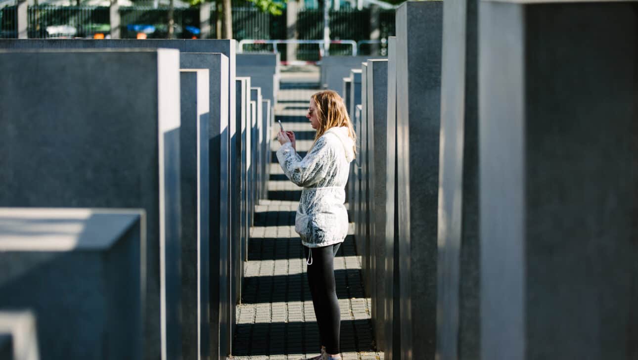 Berlin, Attractions, Memorial To The Murdered Jews Of Europe, Berlin-Memorial-To-The-Murdered-Jews-Of-Europe-Slider4.