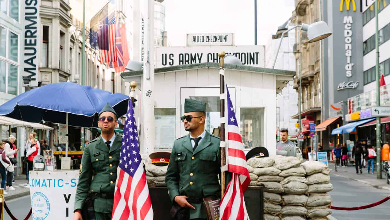 Berlin, Private Highlights Tour, Highlights, Berlin-Private-Highlights-Tour-Phighlights-Tour-Checkpoint-Charlie.