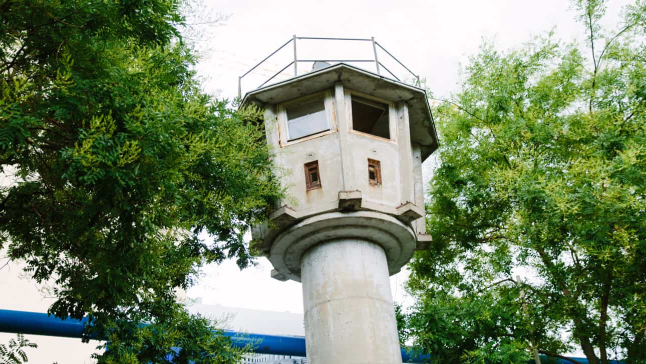 Berlin, Wall Bike Tour, Highlights, Berlin-Wall-Bike-Tour-Wall-Tour-Former-East-German-Guard-Tower-Watchtower.