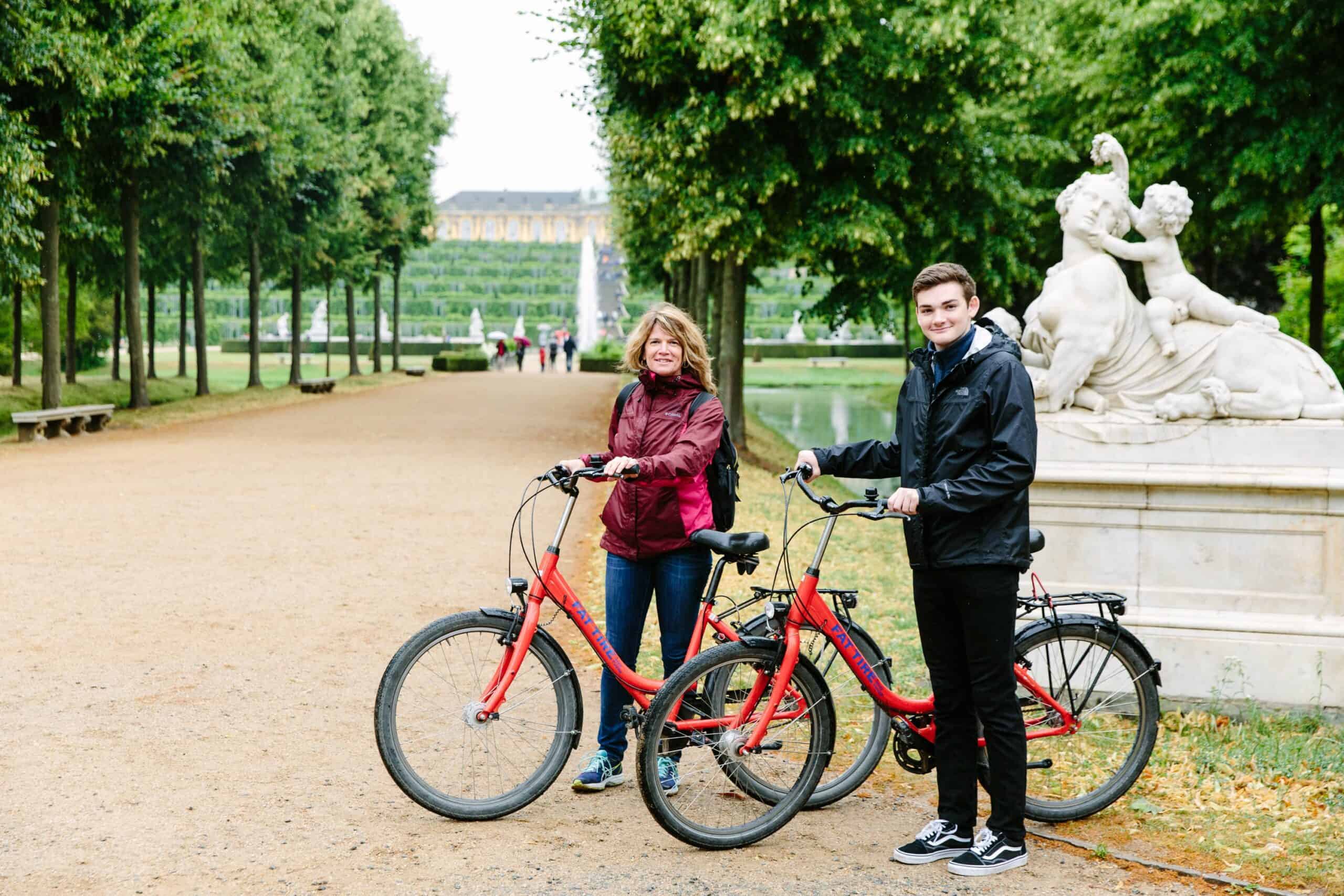 From Berlin: Gardens and Palaces of Potsdam Tour with Lunch Stop
