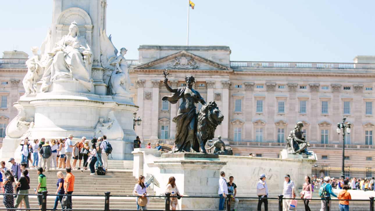 London, Attractions, Buckingham Palace, London-Buckingham-Palace-Slider2.