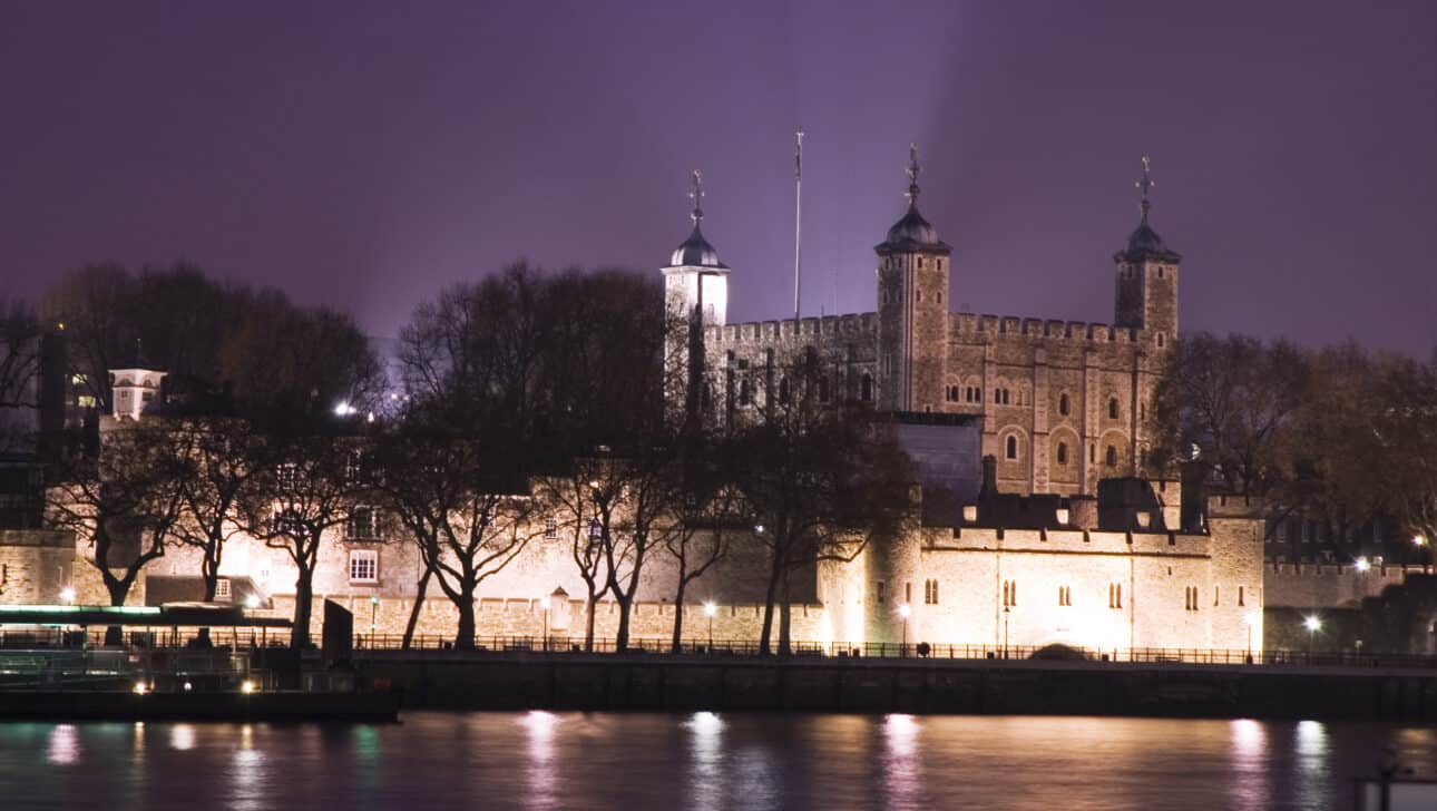 London, River Thames Evening Tour, Highlights, London-River-Thames-Evening-Tour-The-Tower-Of-London.