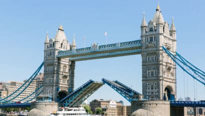 London, Attractions Archive, London-Tower-Bridge.