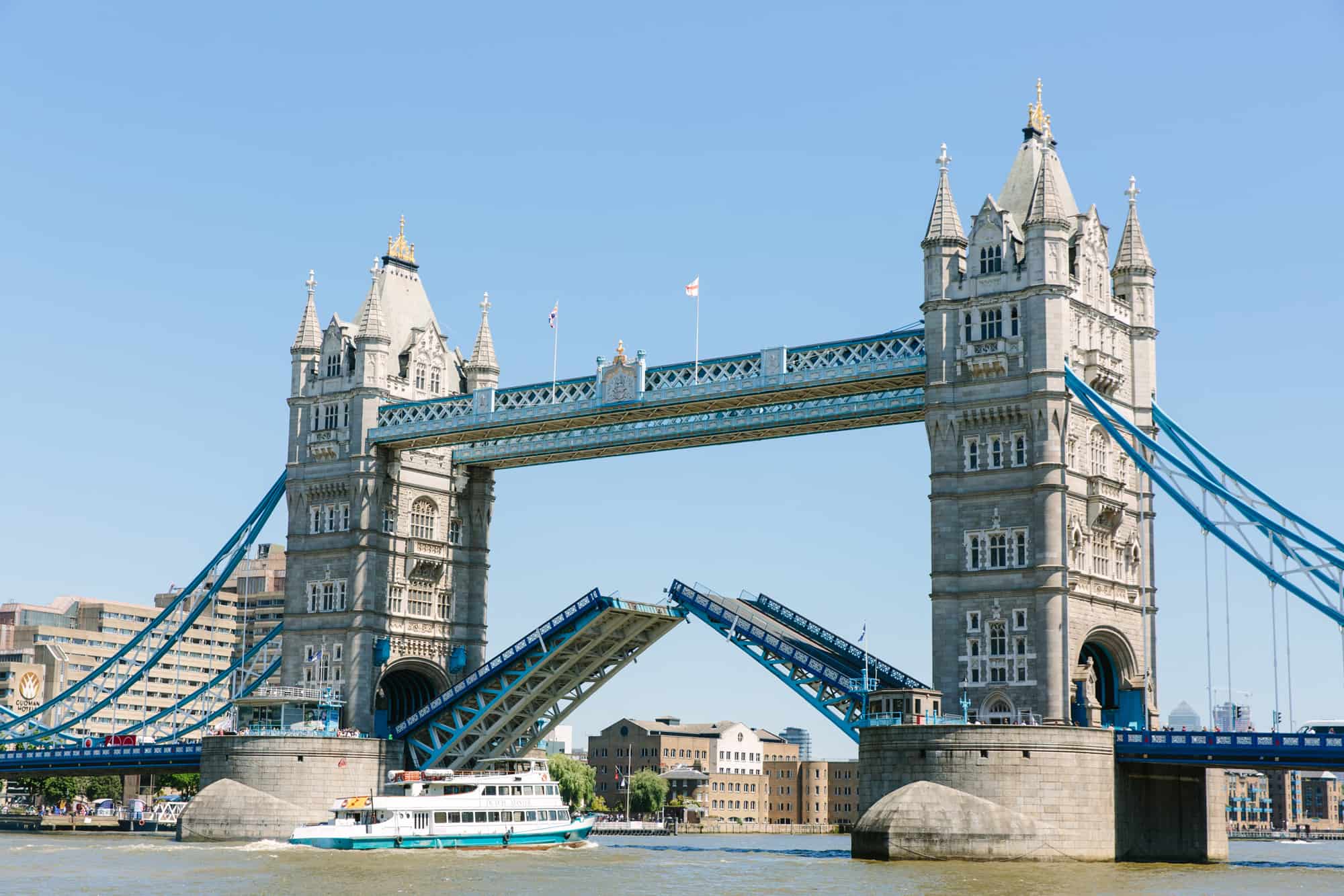 London, Attractions Archive, London-Tower-Bridge.