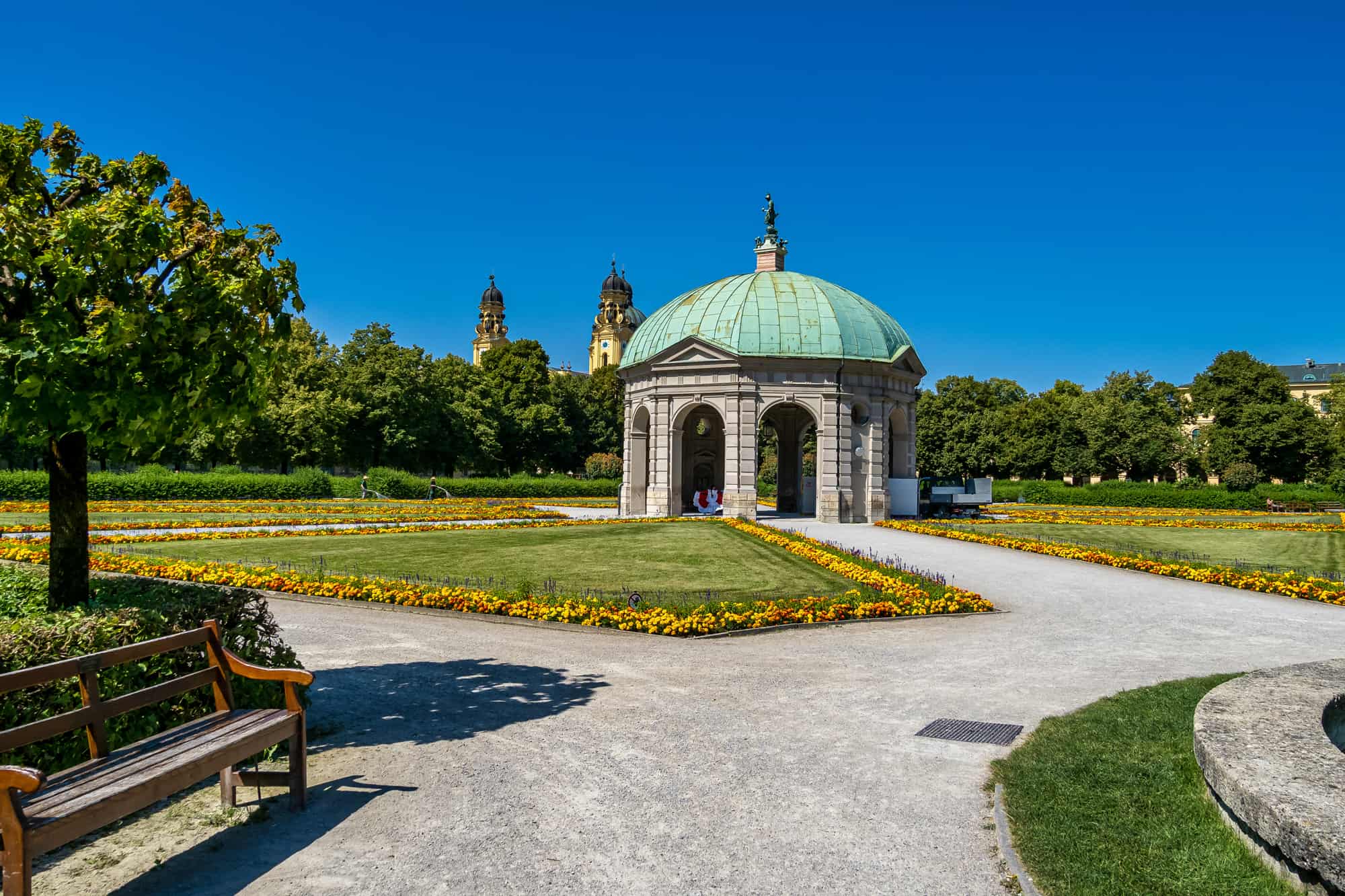 Munich, Attractions, Hofgarten, Munich-Hofgarten-Slider1.