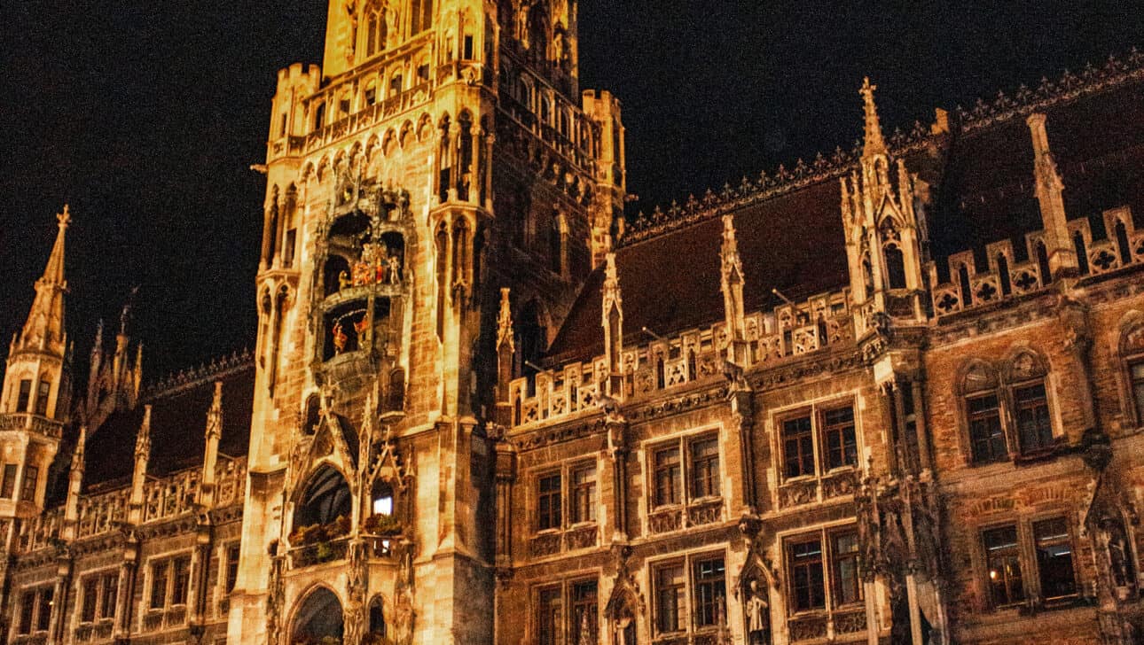 Munich, Night Bike Tour, Highlights, Munich-Night-Bike-Tour-Marienplatz-Night.