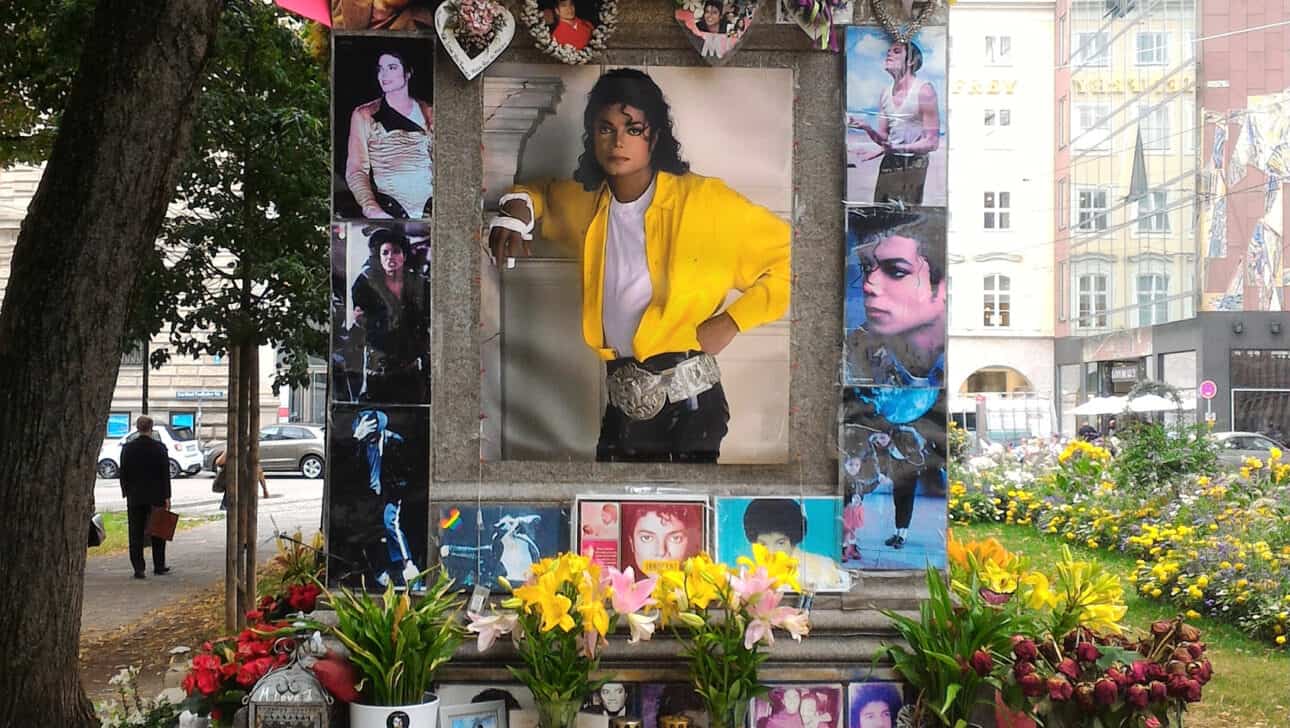 Munich, Night Bike Tour, Highlights, Munich-Night-Bike-Tour-Michael-Jackson.