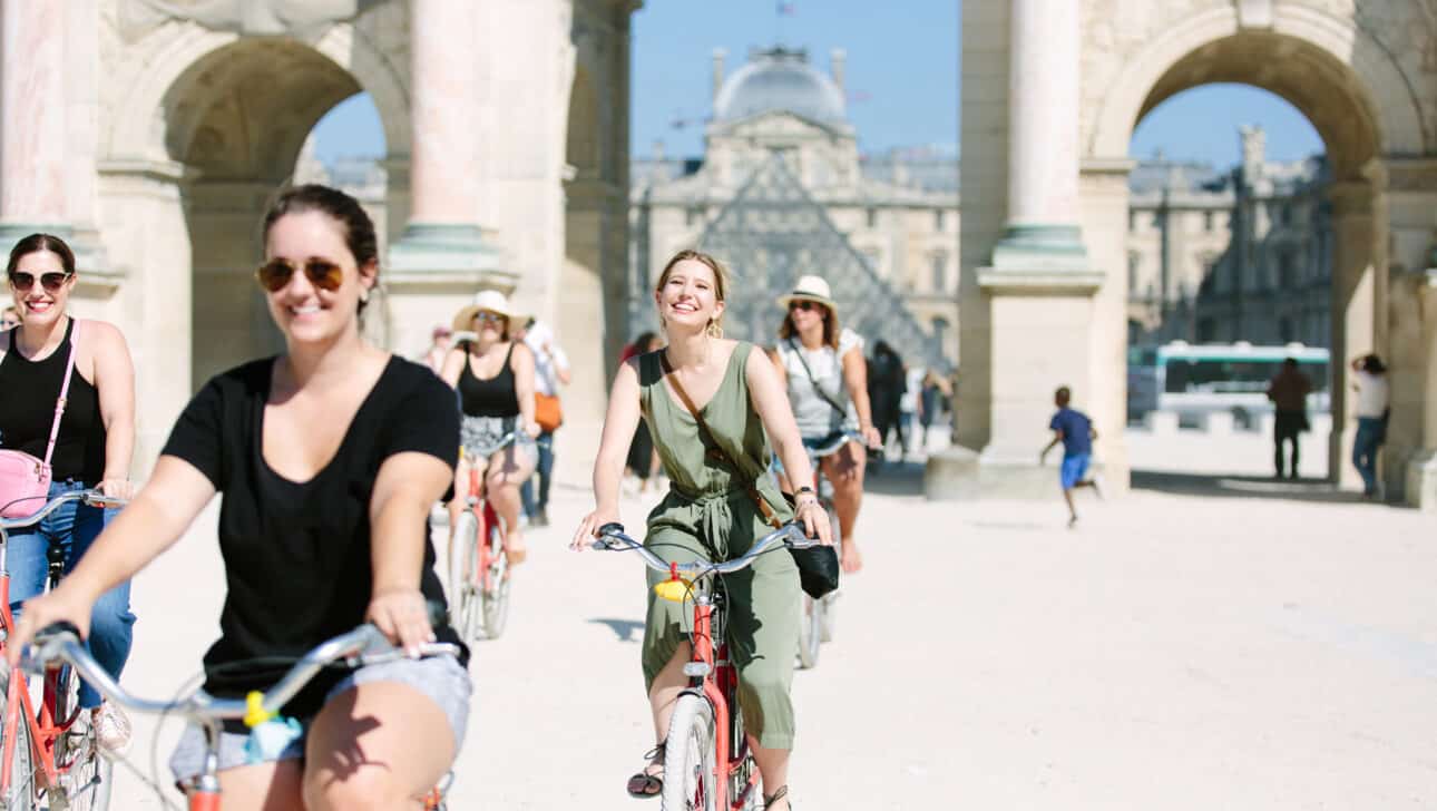 Paris, Paris Bike Tours, Paris Combo, Highlights, Paris-Bike-Tours-Paris-Combo-Combo-Louvre.