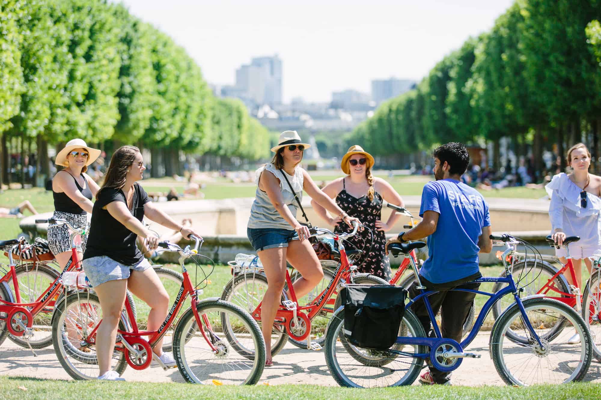 bike tour in paris