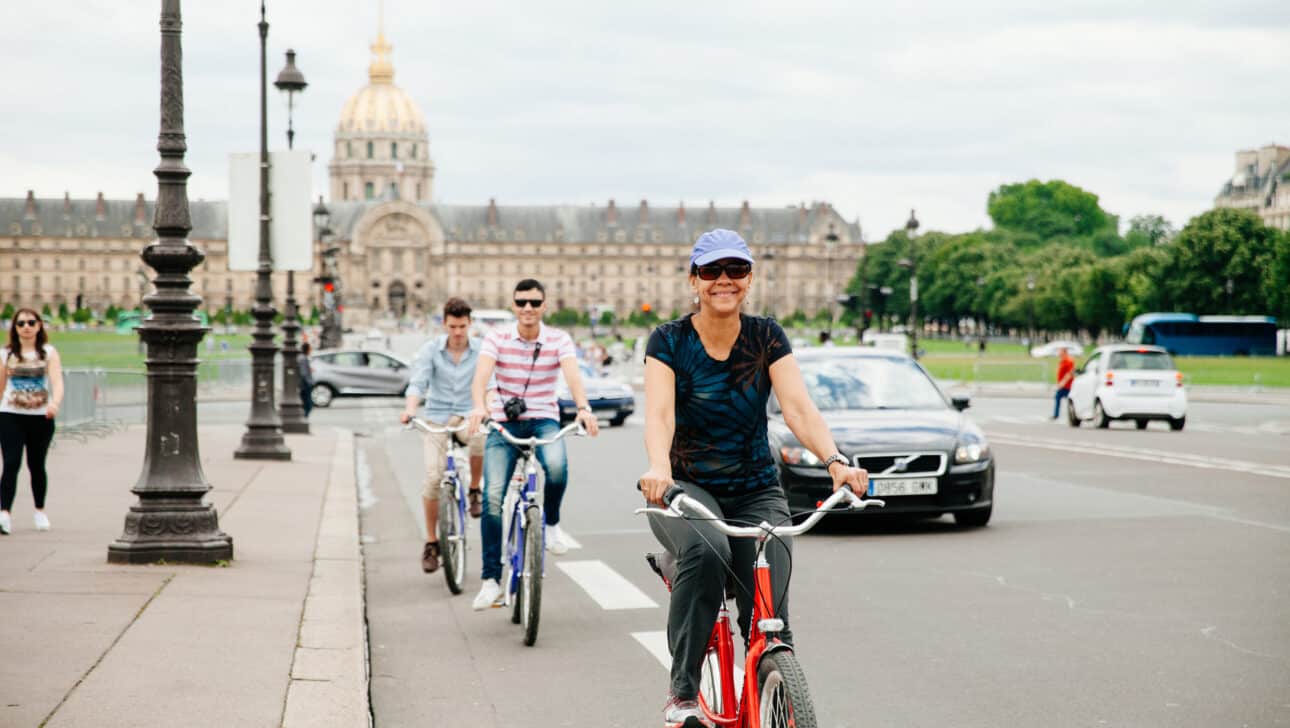 Paris, Paris Bike Tours, Tour De Paris En Bici En Espanol, Highlights, Paris-Bike-Tours-Tour-De-Paris-En-Bici-En-Espanol-Les-Invalides.
