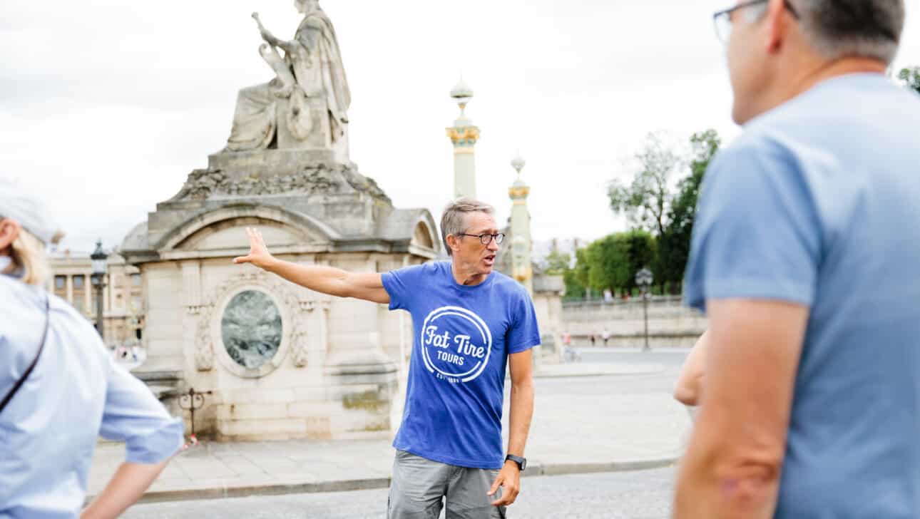 Paris, Paris Bike Tours, Tour De Paris En Bici En Espanol, Highlights, Paris-Bike-Tours-Tour-De-Paris-En-Bici-En-Espanol-Place-De-La-Concorde.