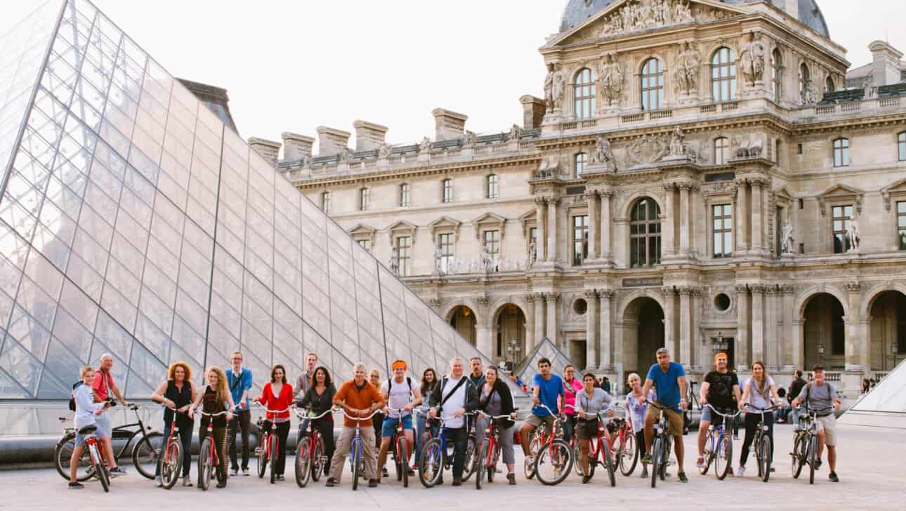 Paris, Attractions, Louvre, Paris-Louvre-Slider5.