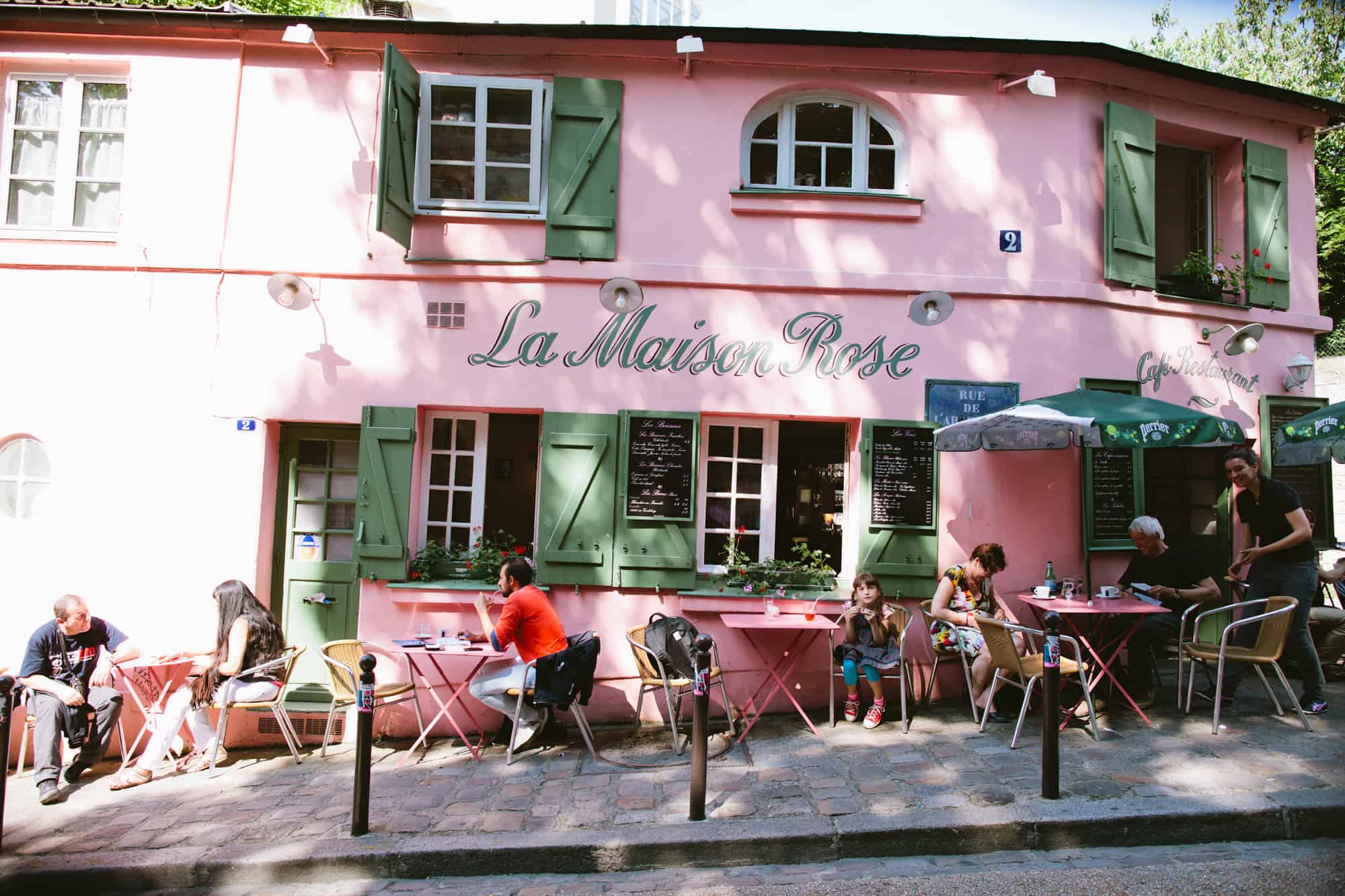 Paris, Walking Tours, Montmatre Walking Tour, Hero Slider, Paris-Walking-Tours-Montmatre-Walking-Tour-La-Maison-Rose-Slider.
