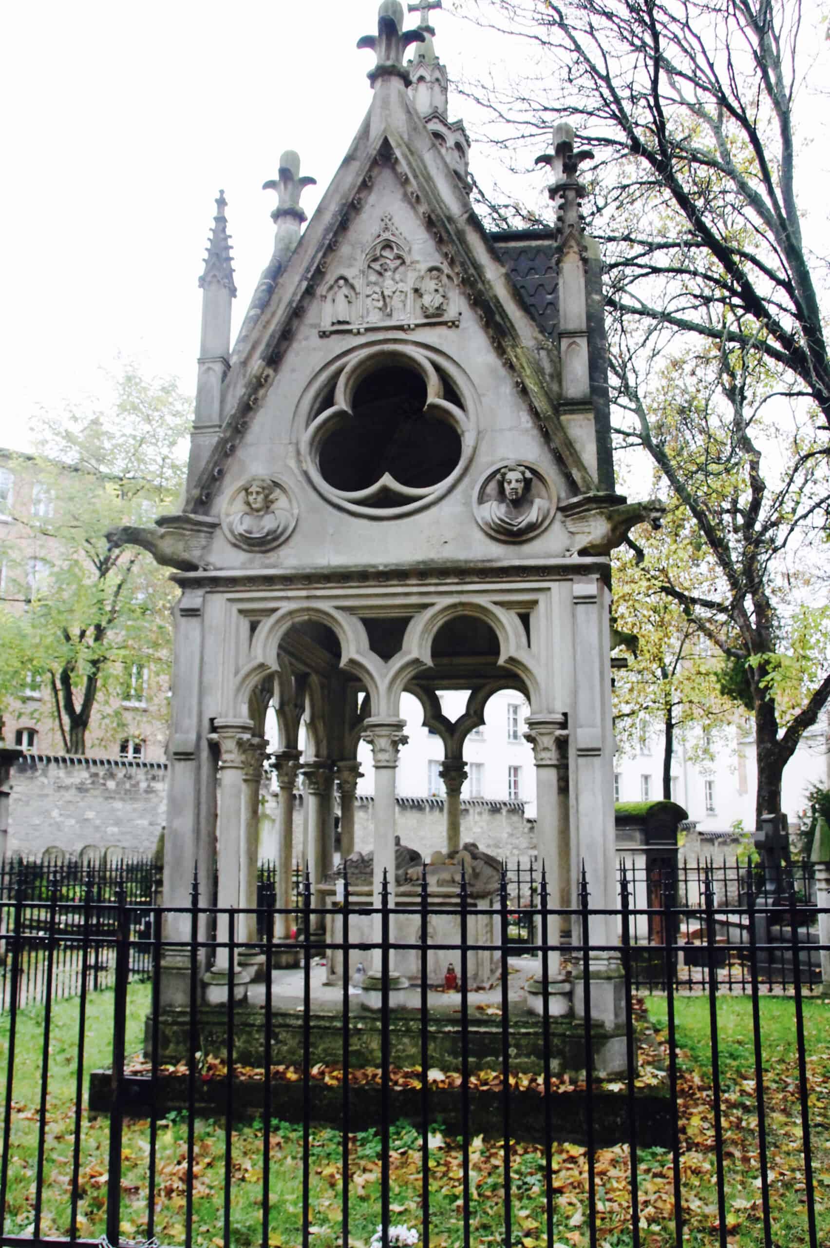 Paris, Walking Tours, Pere Lachaise Walking Tour, Hero Slider, Paris-Walking-Tours-Pere-Lachaise-Walking-Tour-Hero-Slider-1-Medium.