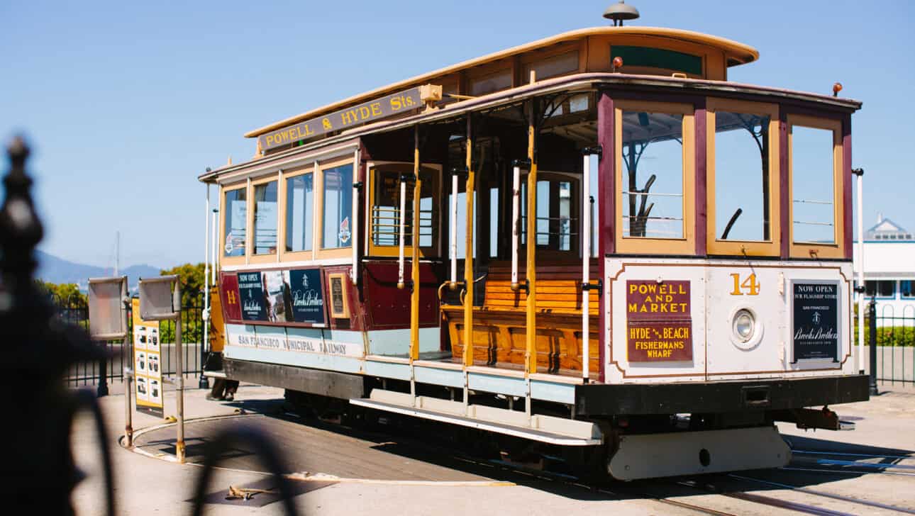 San Francisco, Segway Experience, Highlights, San-Francisco-Segway-Experience-Hyde-Street-Cable-Car.