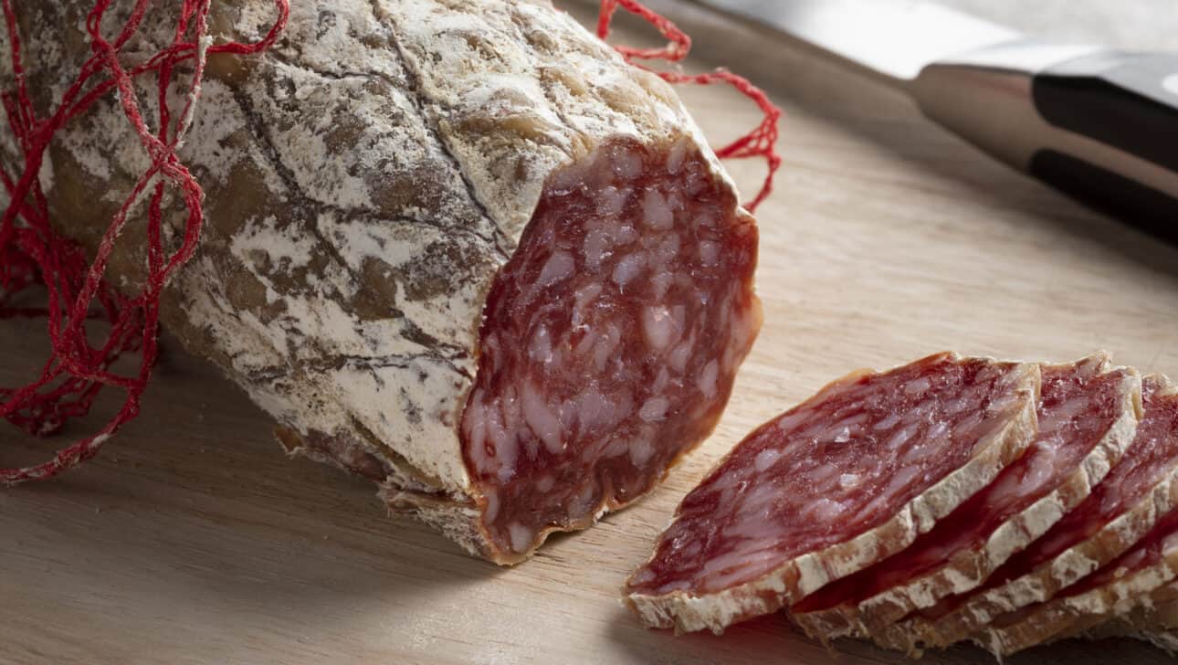 Paris, Third Party Tours, Picnic In Paris, Highlights, Third-Party-Tours-Picnic-In-Paris-Saucisson.