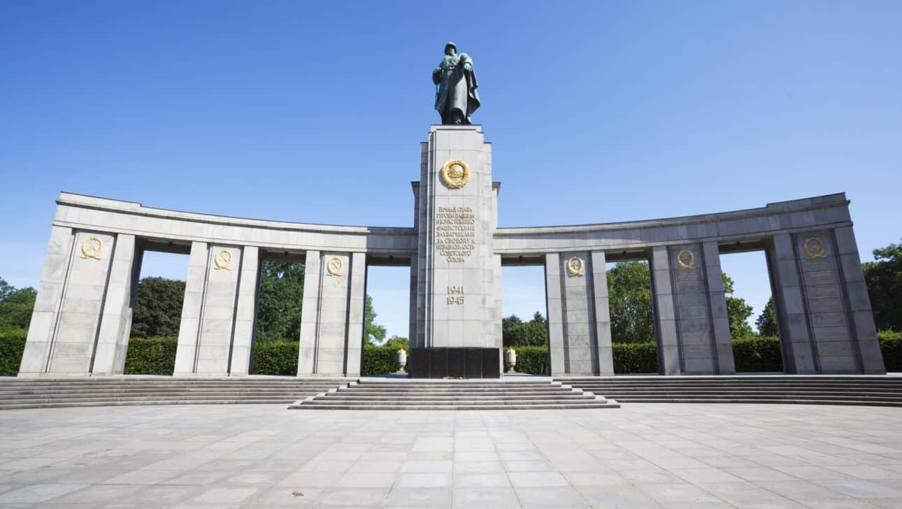 Berlin, Third Reich _ Nazi Berlin Bike Tour, Highlights, Third-Reich-Nazi-Berlin-Bike-Tour-Third-Reich-Soviet-War-Memorial.