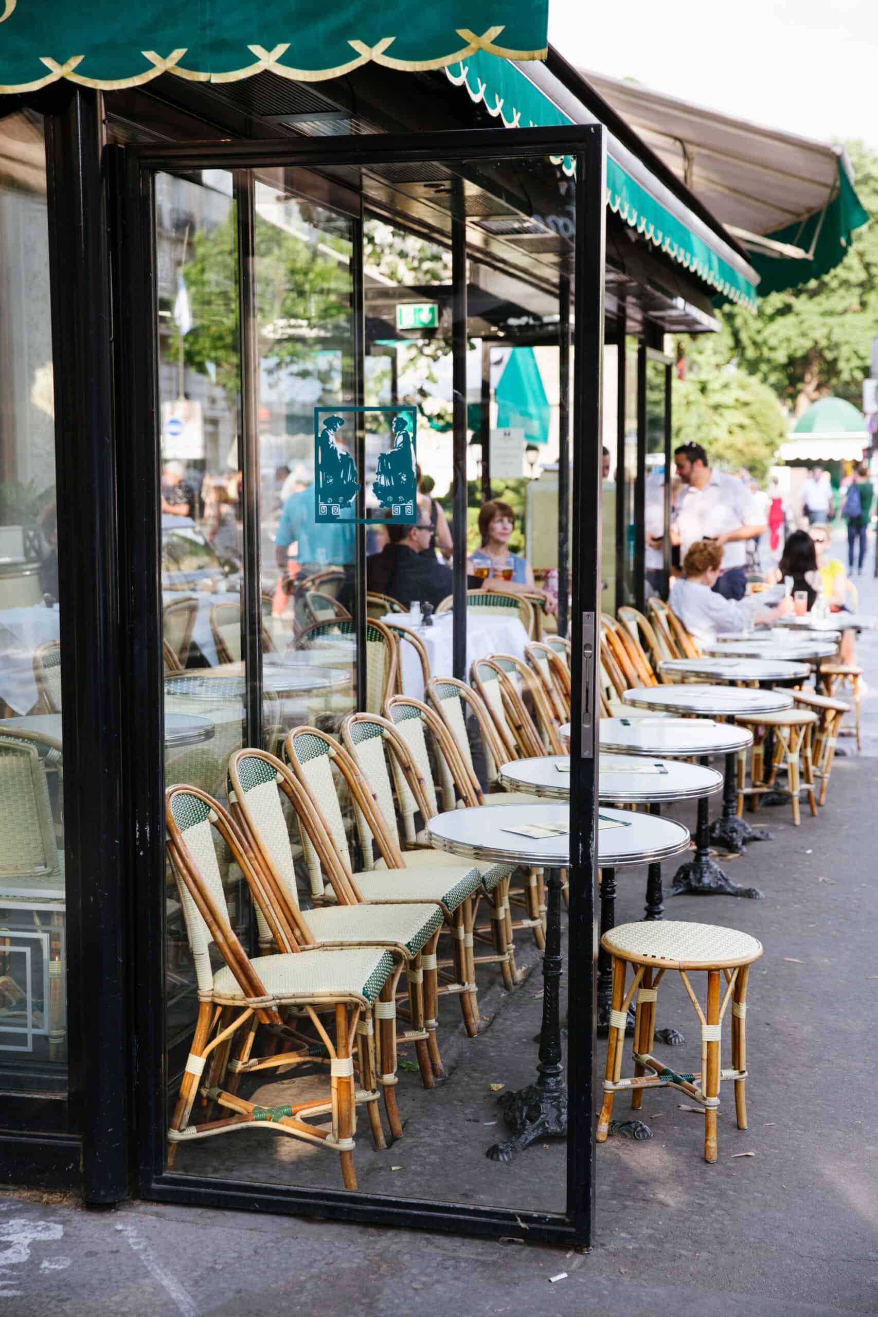 Paris, Walking Tours, History Of Paris Walking Tour, Hero Slider, Walking-Tours-History-Of-Paris-Walking-Tour-Hero-Slider-5-Small.