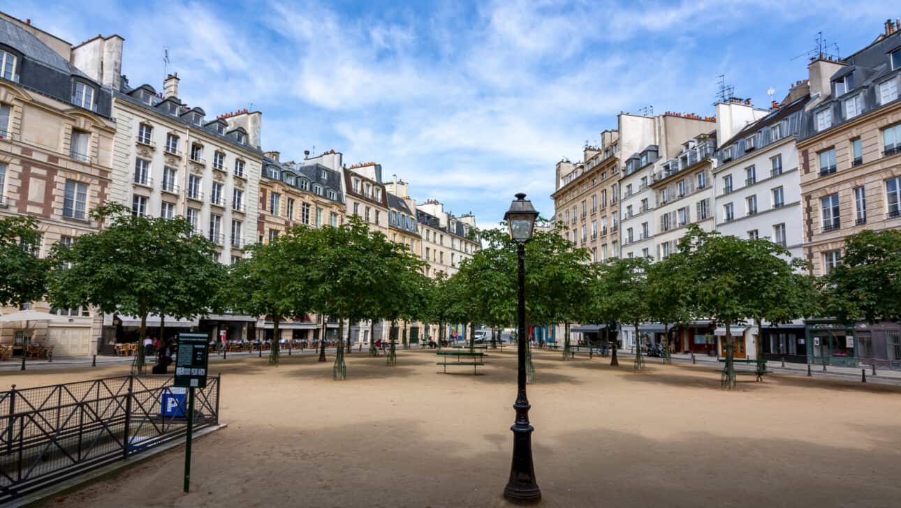 Paris, Walking Tours, History Of Paris Walking Tour, Highlights, Walking-Tours-History-Of-Paris-Walking-Tour-Place-Dauphine.