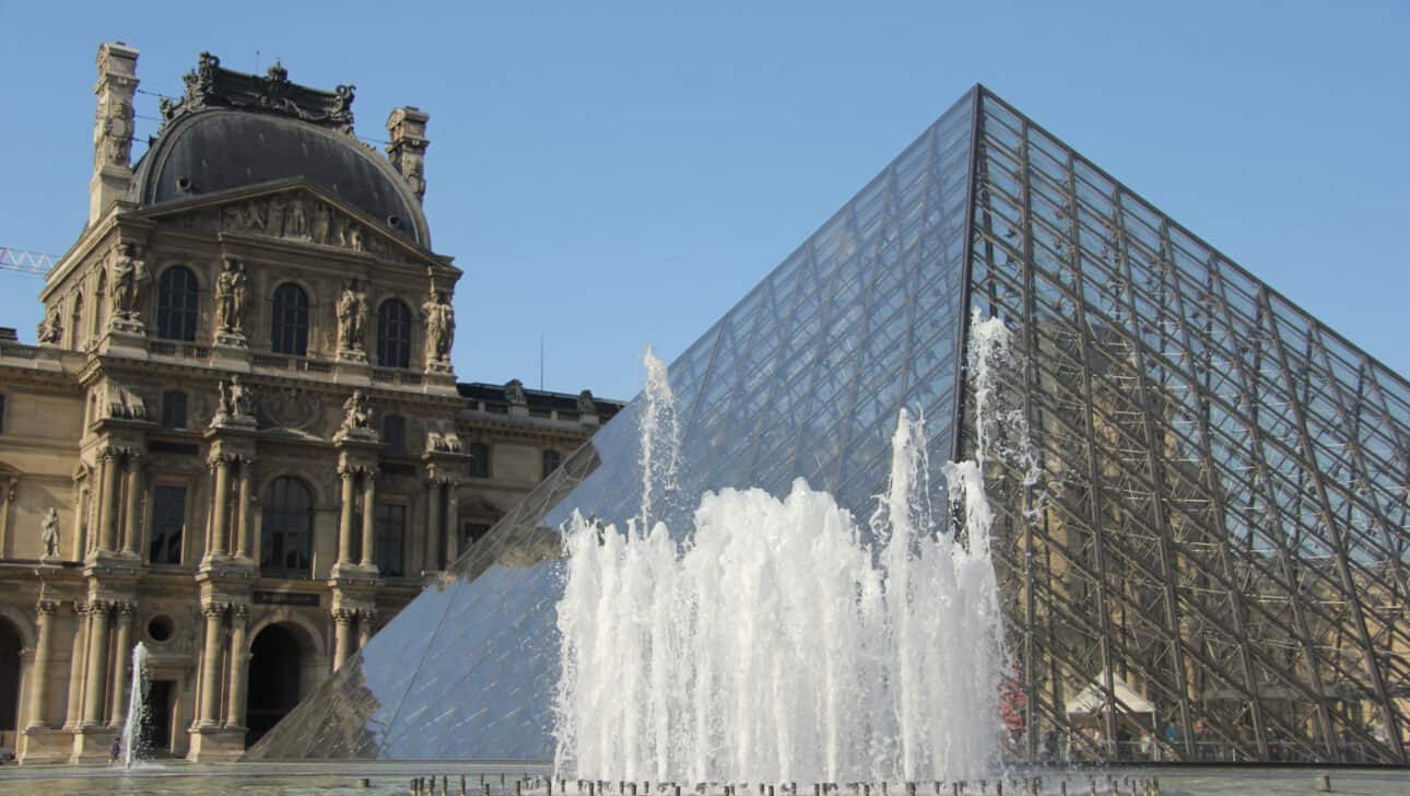 Paris, Walking Tours, The Classic Paris Walking Tour, Highlights, Walking-Tours-The-Classic-Paris-Walking-Tour-Louvre-Highlight.
