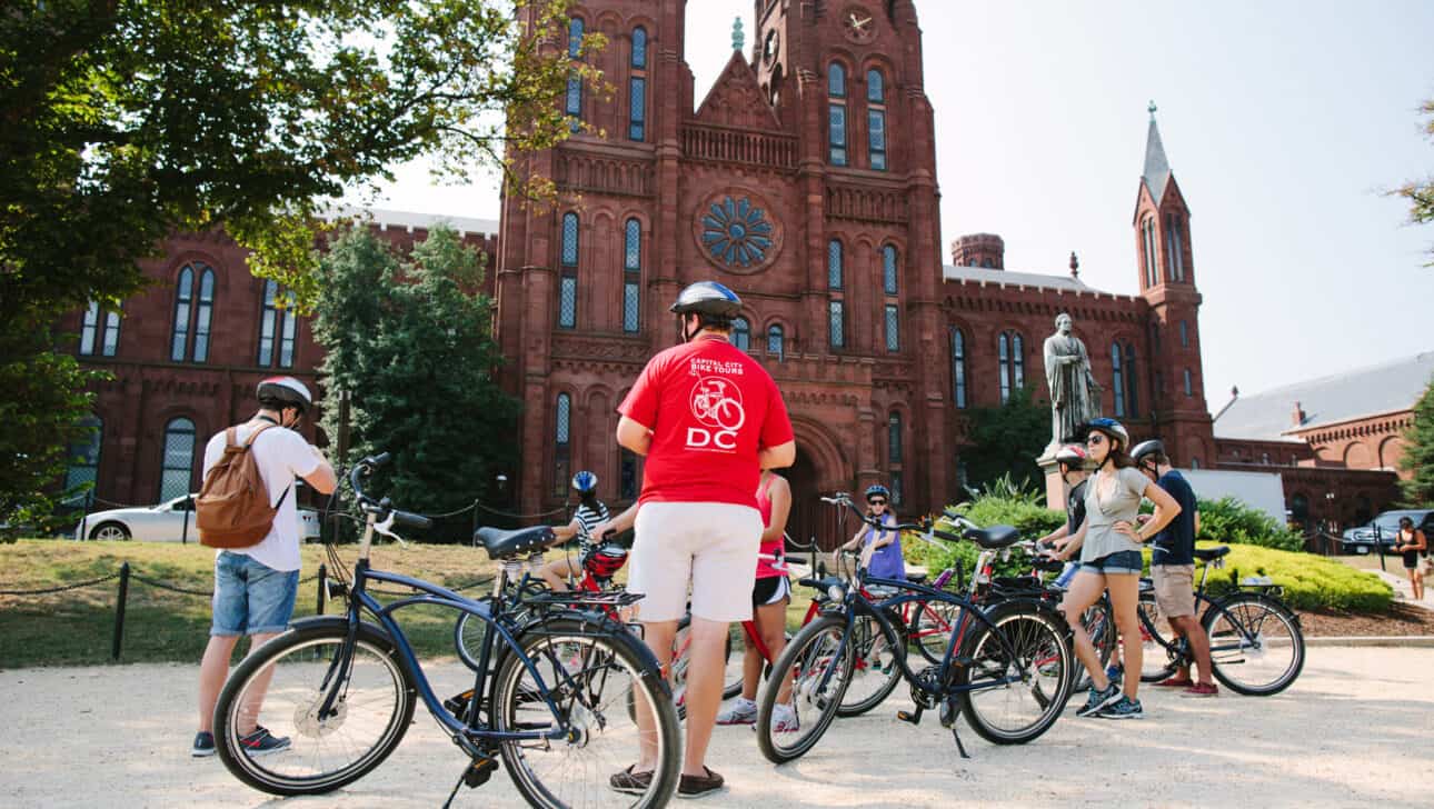 Washington Dc, Attractions, Smithsonian Castle, Washington-Dc-Smithsonian-Castle-Slider1.