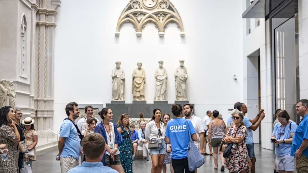 A guided tour of the inside of the Florence Cathedral