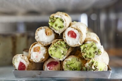 A stack of cannoli