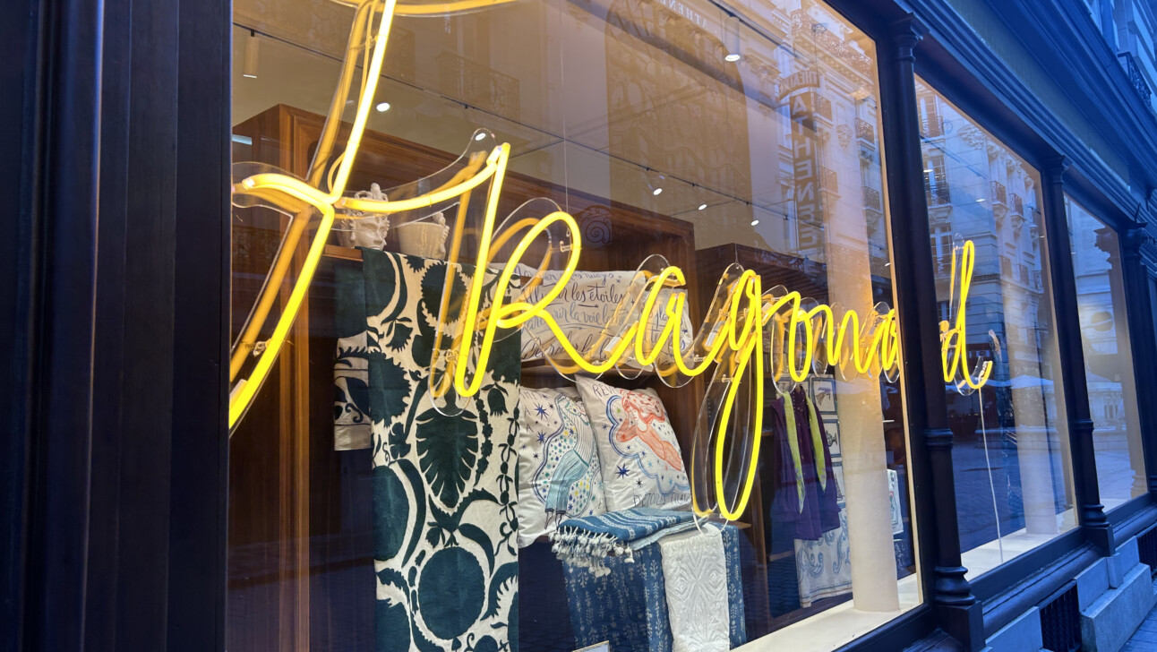 Shopping experience in the Fragonard workshop