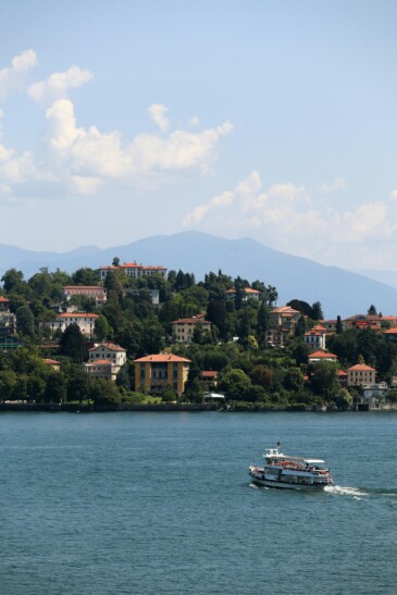 A boat makes it way to an island on Lake Maggiore in Italy