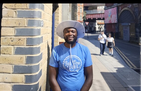 Tour Guide Noel in London